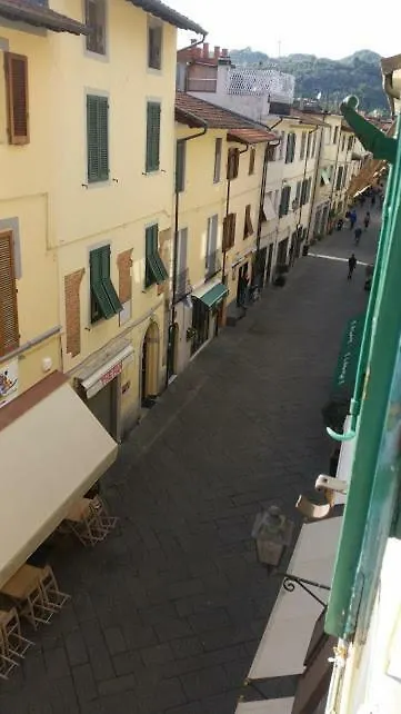 Casa Di Via Di Mezzo Apartment Camaiore